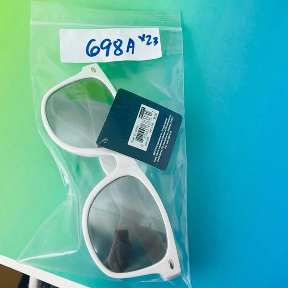 SG00698A Trend Sunglasses For Unisex Adult/Teens, 100% UVA/UVB Protection, White - Picture 6 of 7